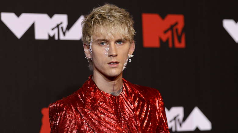 machine gun kelly at award show