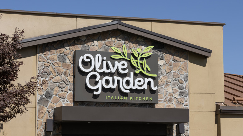 The exterior of Olive Garden with the restaurant sign
