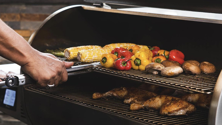 Roasting a meal on a Recteq Flagship 1100