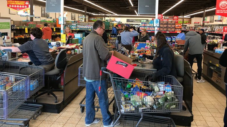Checkout lines at Aldi