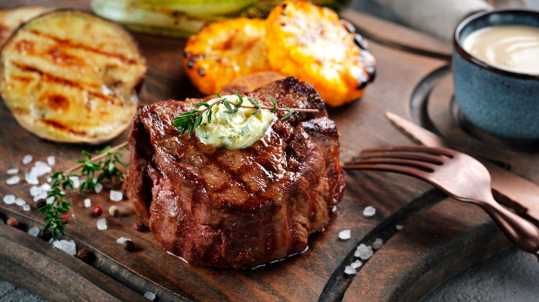 Filet mignon with butter