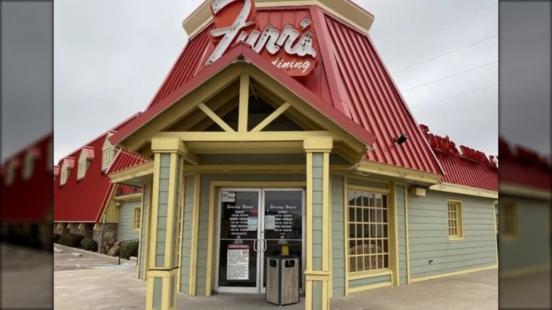 The exterior of Furr's
