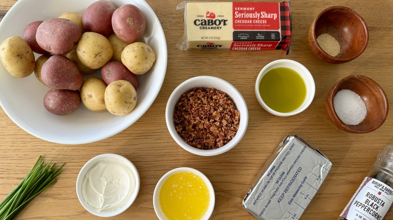 Ingredients for loaded baked potato cheese ball