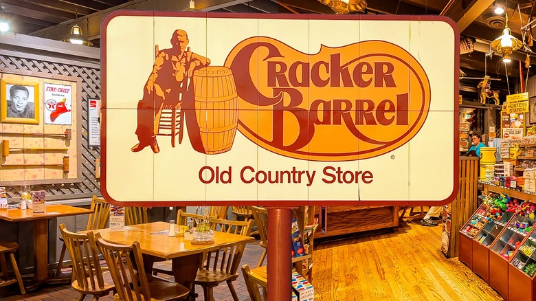 The front of a Cracker Barrel location.