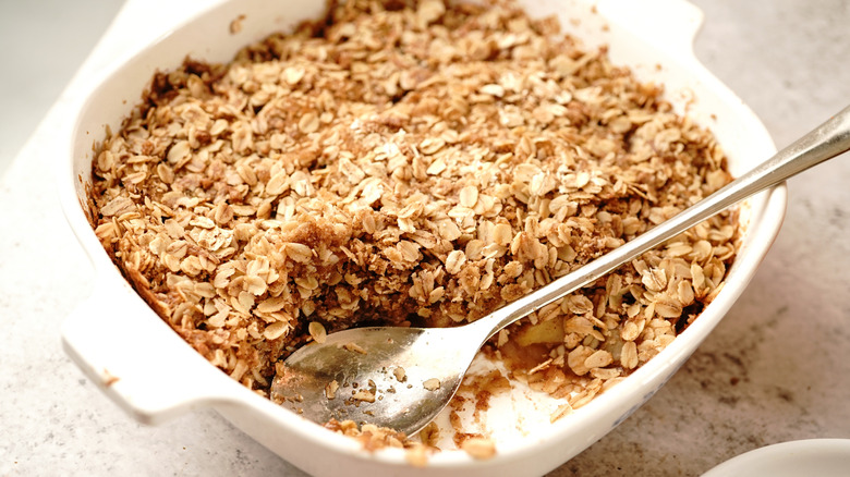 apple crisp topped with oatmeal streusel
