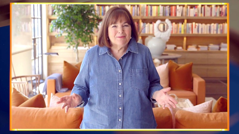 Celebrity chef Ina Garten is pictured in a cozy living room.