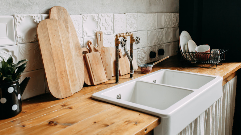 Clean kitchen counter