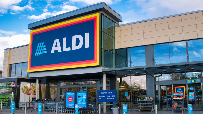 Front of an Aldi store