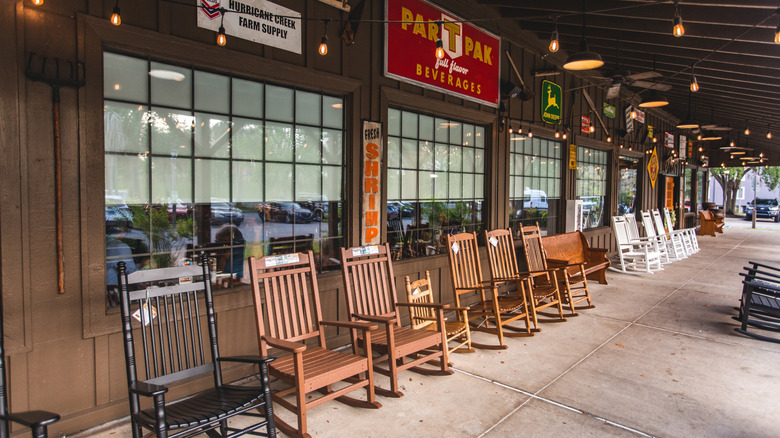Cracker Barrel outdoor porch