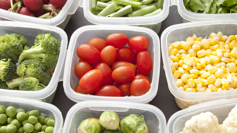 Food containers without lids