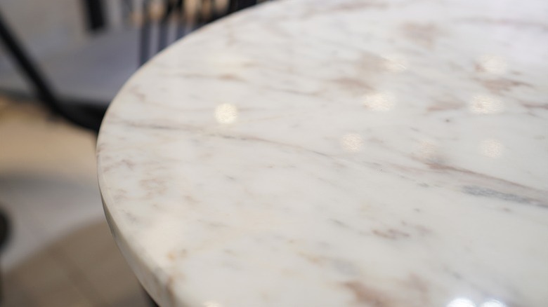 Marble countertop edge