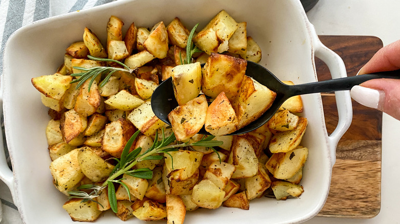 serving potatoes