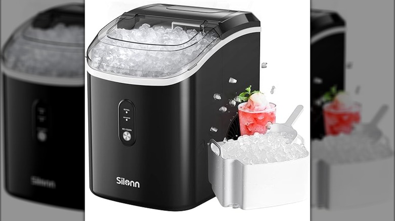 Silonn ice maker with drink