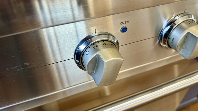 Oven temperature dial set to 375 F