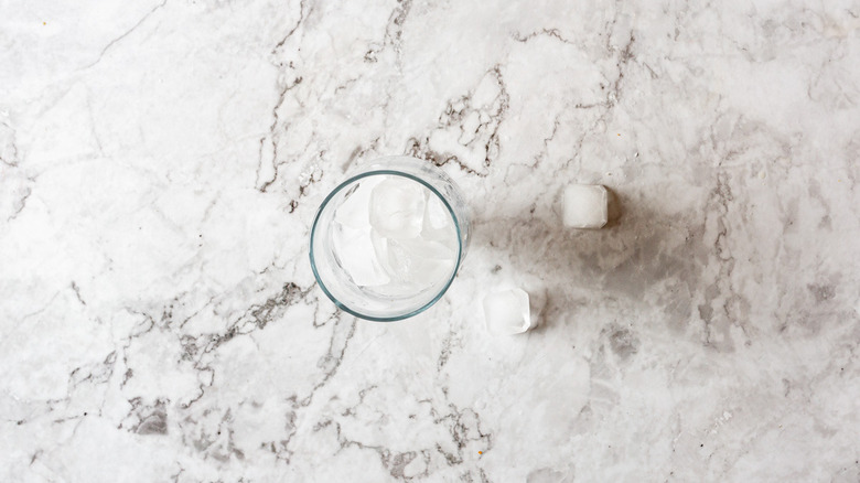 glass with ice