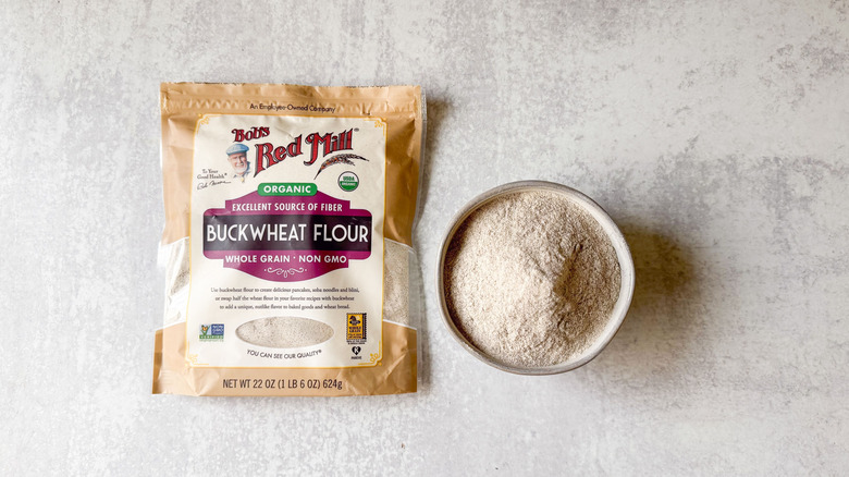 Buckwheat flour package and buckwheat flour in bowl