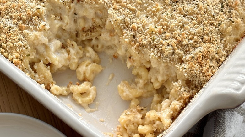 macaroni and cheese in pan